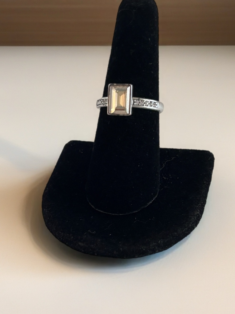 Brighton wonder ring with yellowish stone and side crystals stackable Size 7 - Picture 8 of 8